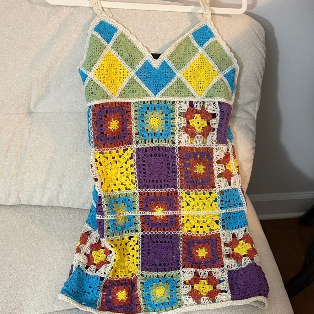 Angel Eye Yellow Crochet Detail